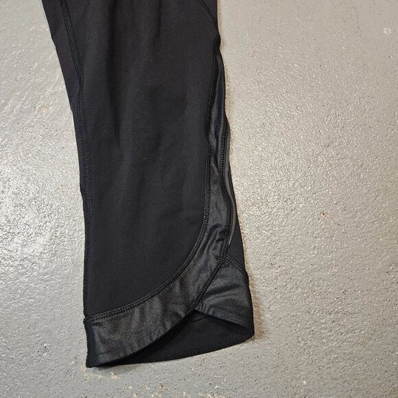 Lululemon Chase Me Crop II Secret Garden sz4 - Picture 8 of 13